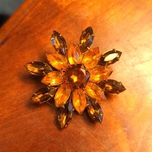 🤎 Vintage Goldtone Amber Brown Floral Brooch 2.25" MCM